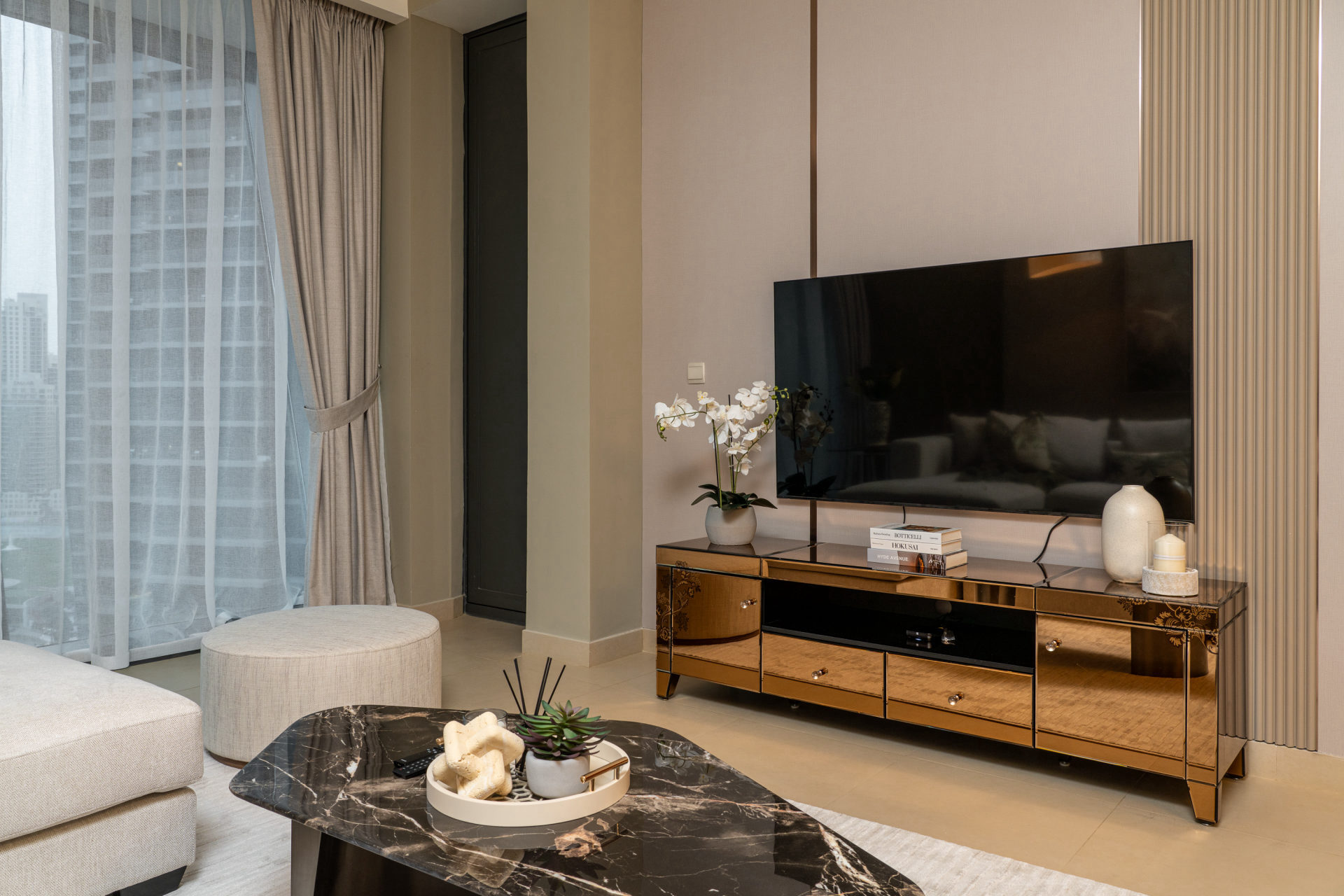 ARQA Vista living room